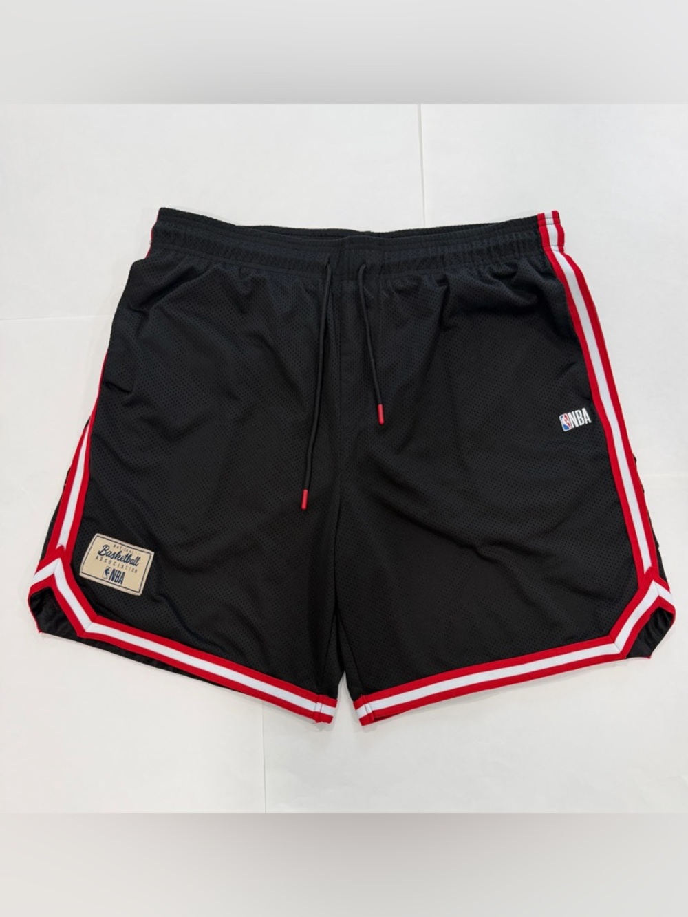 NBA Logo Patch Mesh Lined Black Red Varsity Stripe Pockets Basketball Shorts (XL